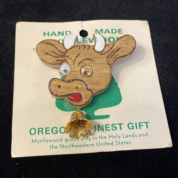 Myrtlewood Brooch Pin Carved Cow Hand Made in Oregon's Finest Gift 1 Googly Eye - Picture 7 of 7